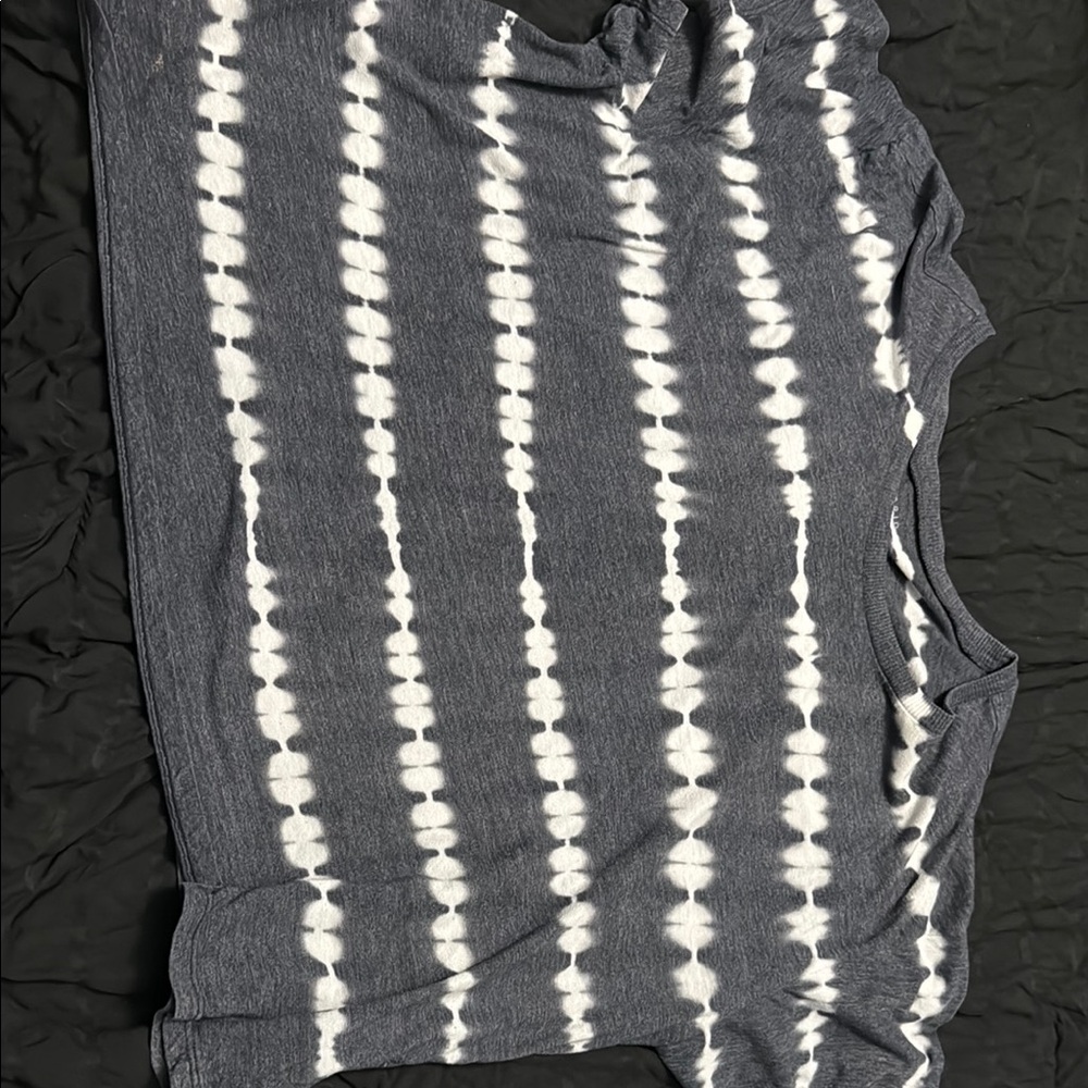 Torrid Gray and White Tie-Dye Crop Top